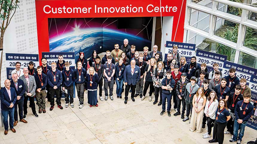 Fix Auto welcomes new group of apprentices