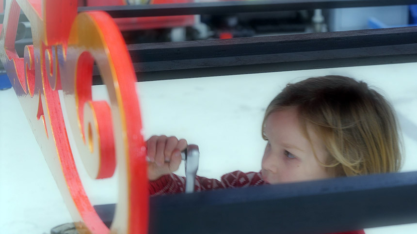 iRG helper in Christmas video 2025